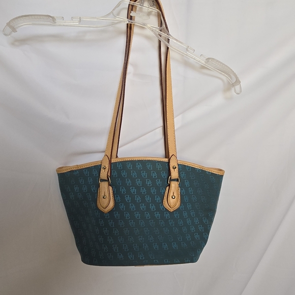 Dooney and Bourke medium size tote - Picture 2 of 9